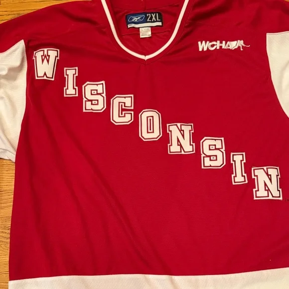 Wisconsin Badger Authentic Hockey Jersey 2XL Reebok Excellent Condition - Picture 4 of 5